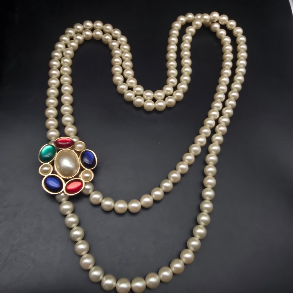 Avon 1983 Jeweled Classic Convertible Necklace Primary Color Rhinestone Brooch